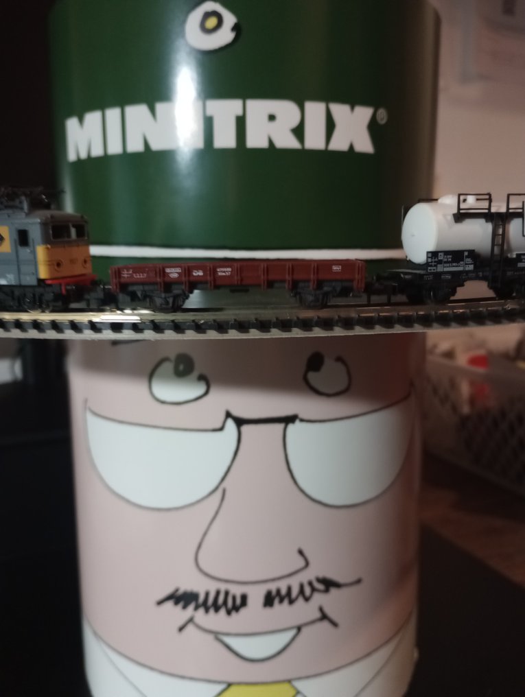 Fleischmann, Minitrix, Trix, Roco N - 8403;8402;25007 - Ensemble de train (6) - L'ensemble se compose de N wagons et d'une locomotive, avec des emballages Fleischmann visibles, la - NS #2.1