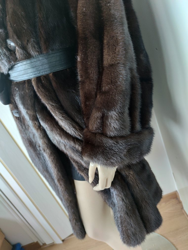 Artisan Furrier - Fur coat #1.0