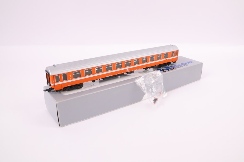 LS Models H0轨 - 12014 - 模型火车客运车厢 (1) - 客车车厢 I10B-C1 二等舱 - NMBS #1.0