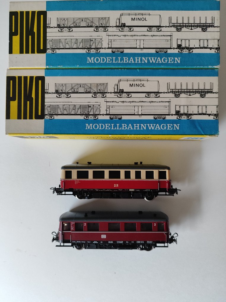 Piko H0 - Model kolejowy (2) - 2 samobieżne VT 135 - DB, DR (DDR) #3.2
