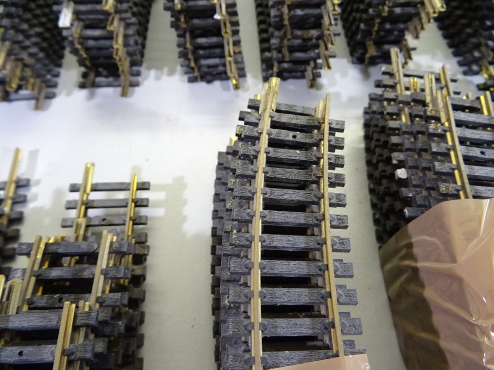 Fleischmann H0 - Model train tracks (110) - Total 110 pieces of brass track. #3.2