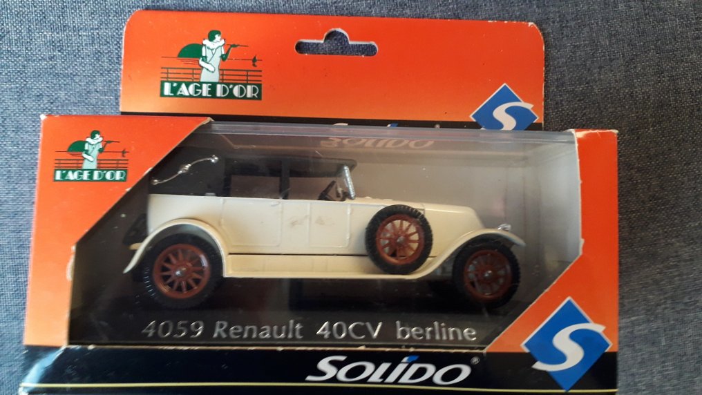 Solido 1:43 - 模型汽车 (8) - Solido L'Age d'Or klassieke modelauto's set met Renault 40CV berline, Delahaye 135 M, Fiat 525 N, - 8分钟的Solido战前模型,配有原装展示架。 #1.0