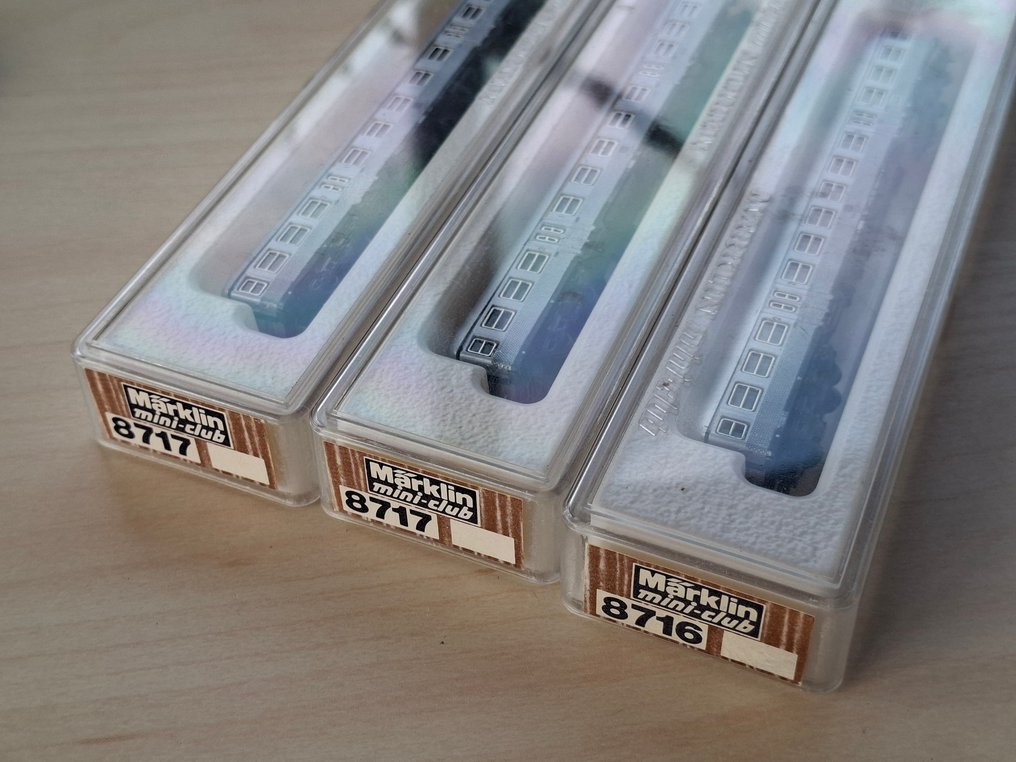 Märklin Z - 8716; 8717 - Modeltog passagervogn (3) - Silberlingen - DB #2.1