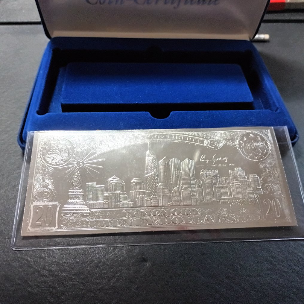 Estados Unidos. Medal 2001 20 Dollars Coin Certificate In Memory September 11th  (Sem preço de reserva) #1.0