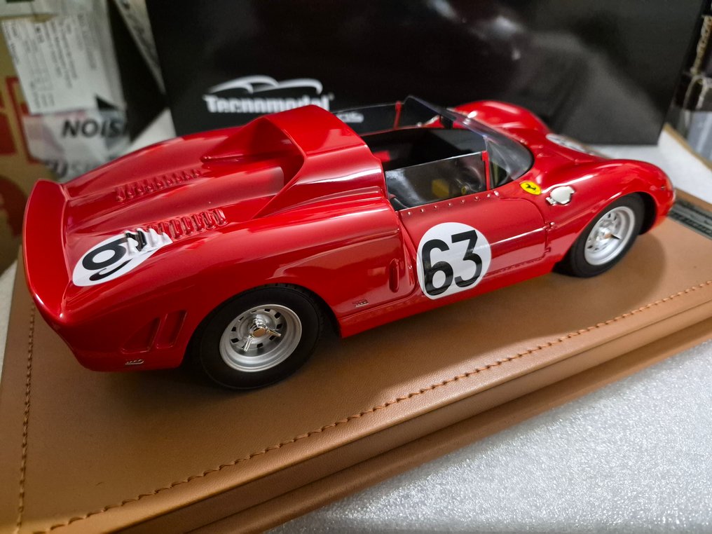 Tecnomodel 1:18 - Modell sportsbil - Ferrari 275 P2 1000km Monza 1965 winner Parkes-Guichet - TM18-273D #2.1