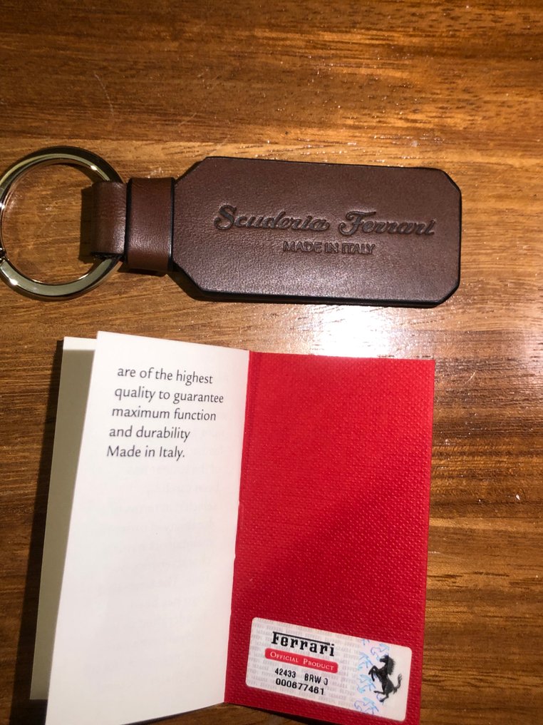 法拉利车队钥匙扣，棕色皮革 - Ferrari - 2024 #1.0