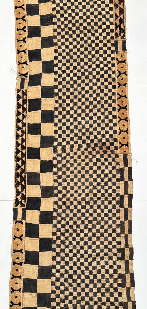 裙子长度为430厘米。 - 地毯 - Shoowa-Kuba - 刚果（金）  (没有保留价) #1.0