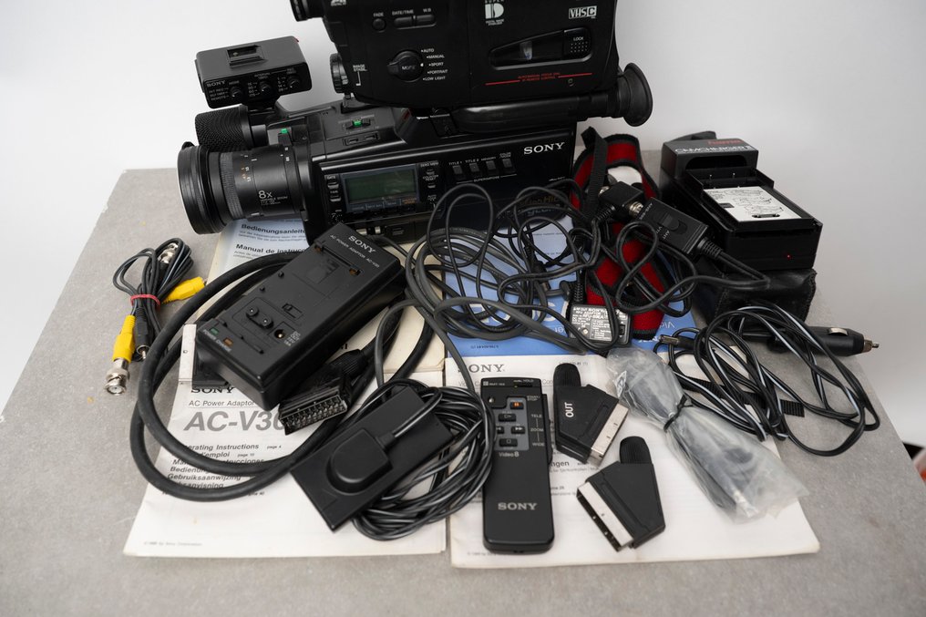 Sony CCD-V900E // Metz mecavision CB 12 S-VHS-C camera #2.1