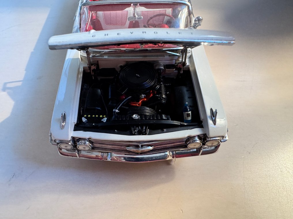 Danbury Mint 1:24 - Model car - Chevrolet Impala Convertible 1960 - With its original papers and the Certificate of authenticity. #3.2