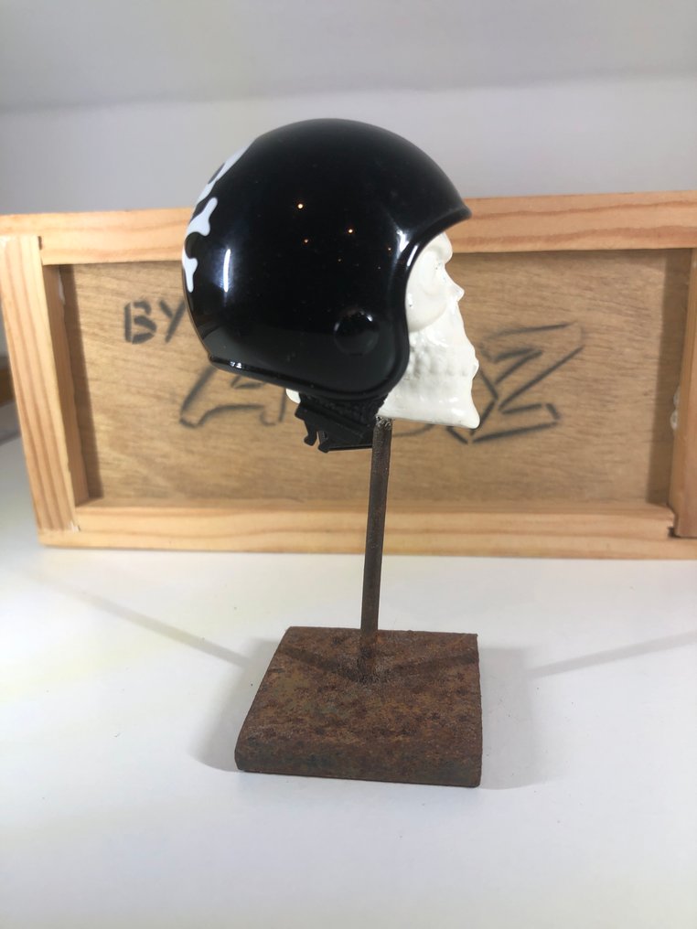 De A à Z - Margerin - Le Skull - Casque brillant #4.3