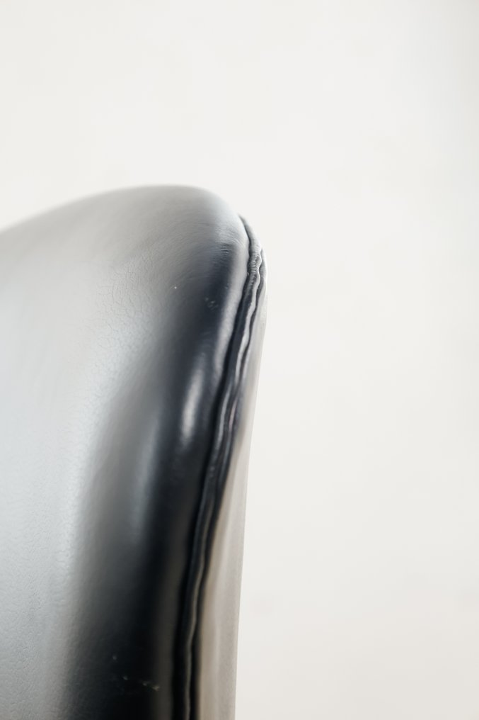 Fritz Hansen - Arne Jacobsen - Πολυθρόνα - Swan Chair - Αλουμίνιο, Δέρμα - Οικόπεδο 1/2 #4.3