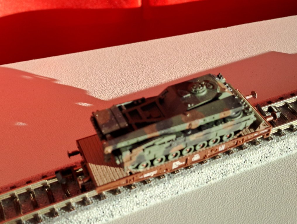 Roco N - 25182 - Model train wagon (1) - Leopard recovery tank on heavy-duty freight wagon - ÖBB #4.3
