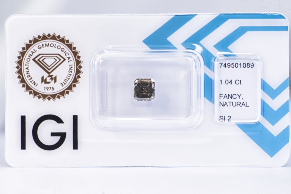 Nincs minimálár - 1 pcs Gyémánt  (Természetes színű)  - 1.04 ct - Smaragd - Fancy deep Zöldes, Barnás Sárga - SI2 - Nemzetközi Gemmológiai Intézet (IGI) - VG #1.0