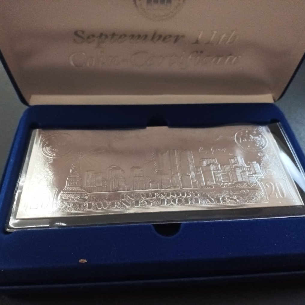 Estados Unidos. Medal 2001 20 Dollars Coin Certificate In Memory September 11th  (Sem preço de reserva) #1.0