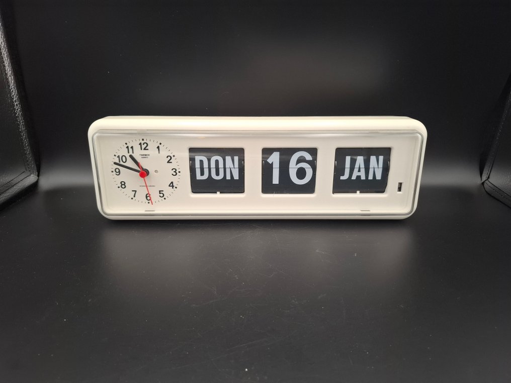 Flip clock, Table clock - TWEMCO Mid-century modern Plastic - 2017 #1.0