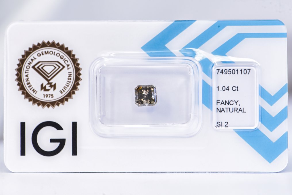 Nincs minimálár - 1 pcs Gyémánt  (Természetes színű)  - 1.04 ct - Smaragd - Fancy deep Zöldes, Barnás Sárga - SI2 - Nemzetközi Gemmológiai Intézet (IGI) - VG VG #1.0