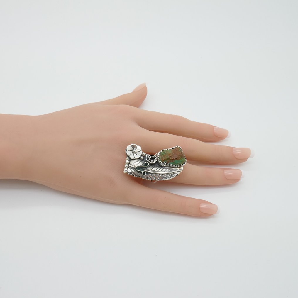 Statement ring  (No reserve price) #2.1