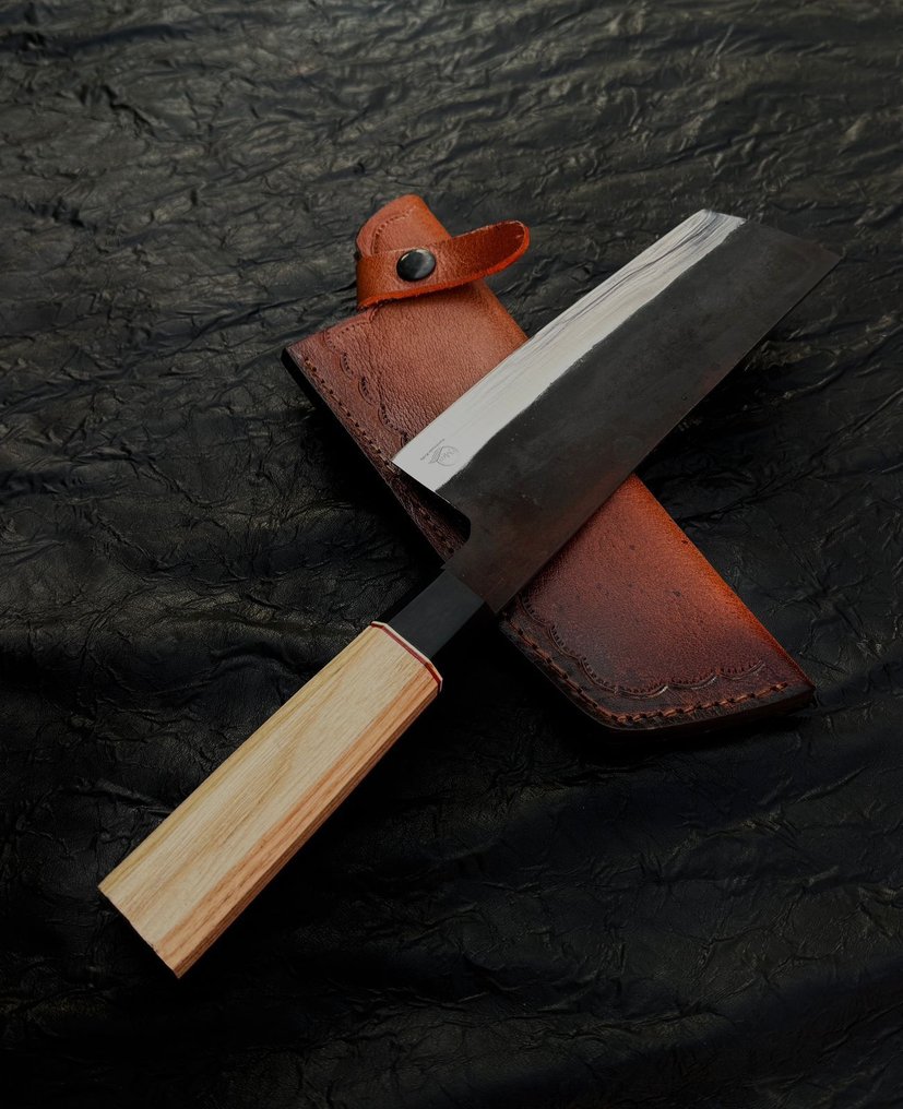 厨刀 - 日式风格。手工厨房刀，厨师刀，ASH木材。Risen Black，皮革10/451 - 亚洲 #1.0