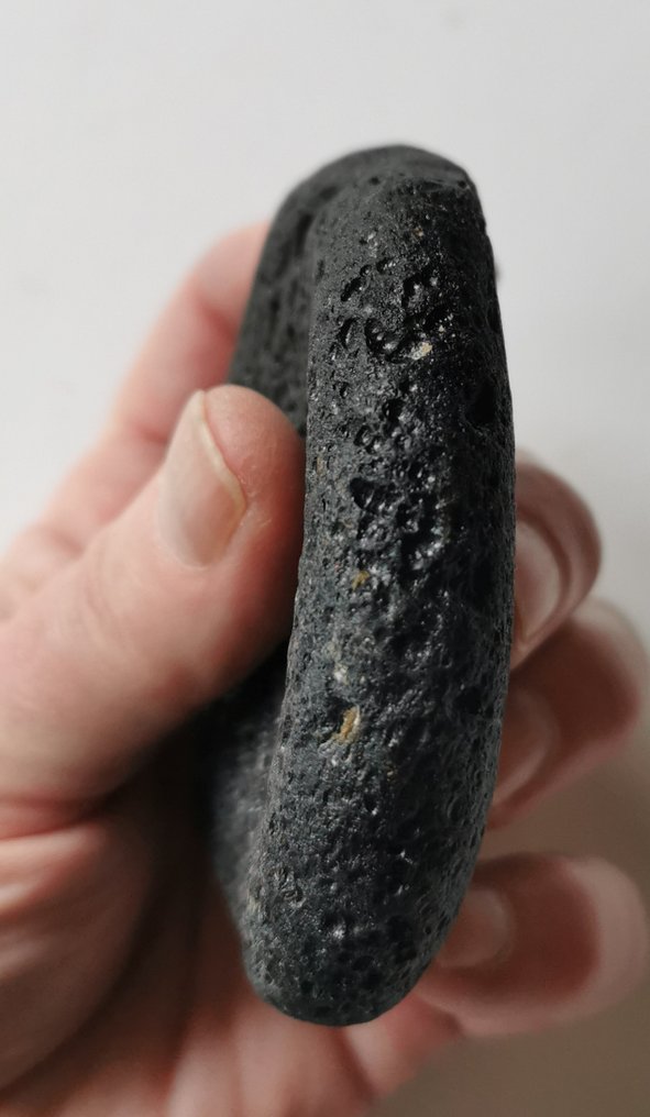 Indochinite tektite Tektite - Height: 90 mm - Width: 90 mm - 218 g - (1) #4.3
