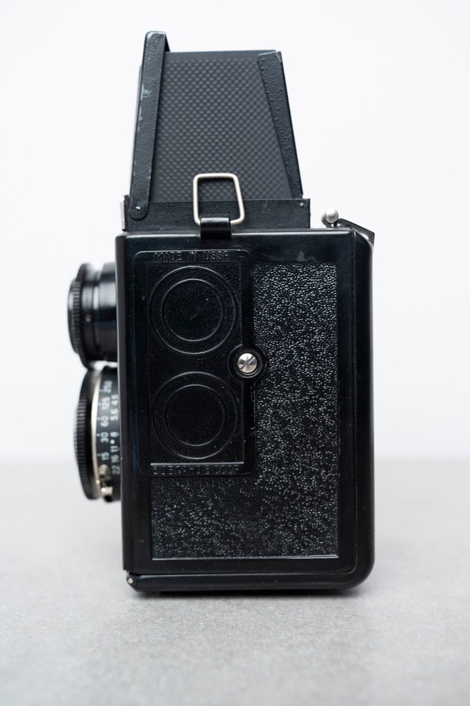 Lomo Lubitel 2 (USSR) Twin lens reflex camera (TLR) #3.2