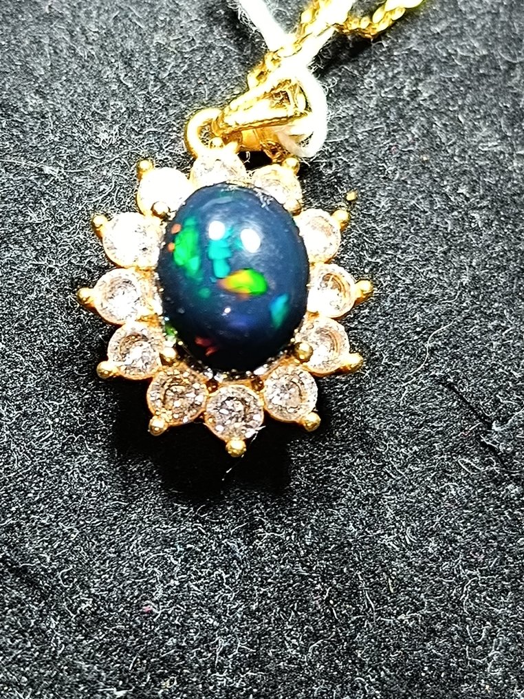 Οπάλιο βελούδο σε περιδέραιο. Κοσμήματα - Ύψος: 23 mm - Πλάτος: 16 mm- 2.58 g - (1) #1.0