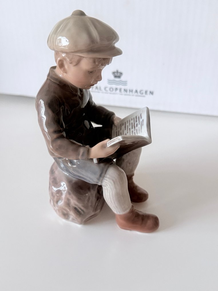 Dahl Jensen | Copenhagen #1096 - Φιγούρα - Boy with a book - Πορσελάνη #3.2