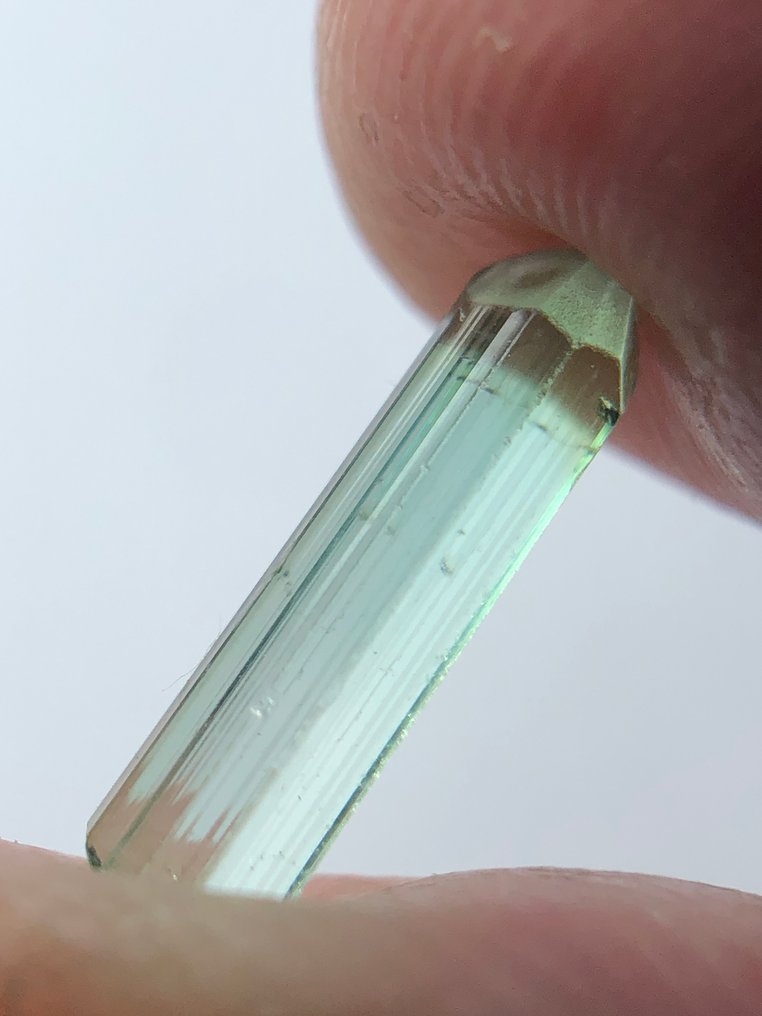 Φυσικοί Τελειωμένοι Πράσινοι Κρύσταλλοι Τουρμαλίνης / Ακατέργαστοι Κρύσταλλοι - Ύψος: 16 mm - Πλάτος: 6 mm- 1.46 g - (1) #4.3