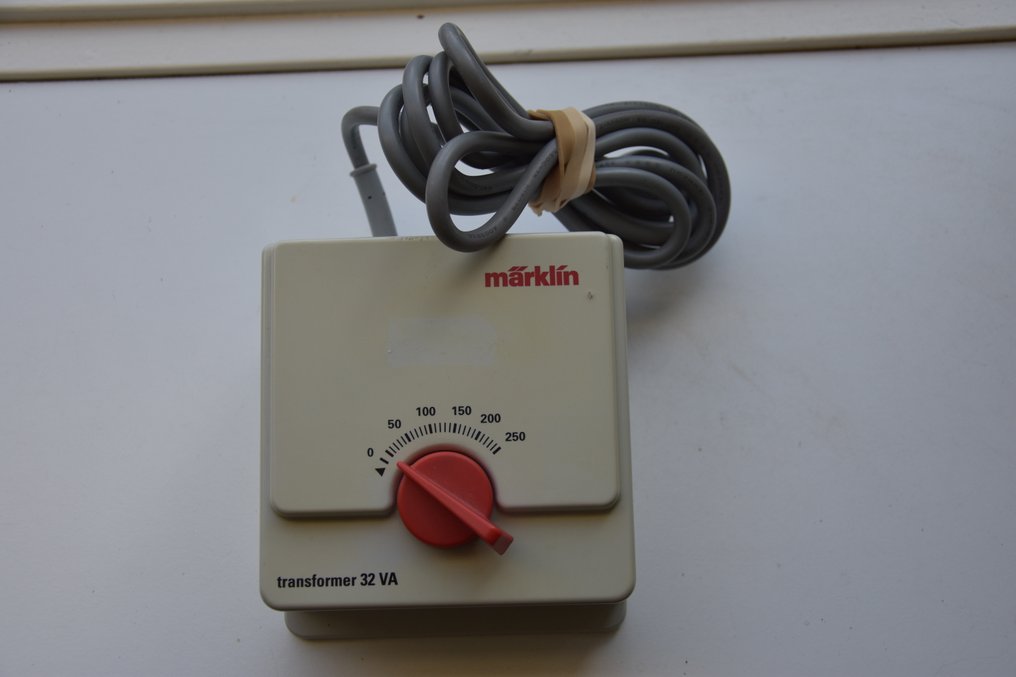 Märklin H0 - Μονάδα ελέγχου τρένου μοντελισμού (2) - 2 κανονικοί μετασχηματιστές 32VA #2.1