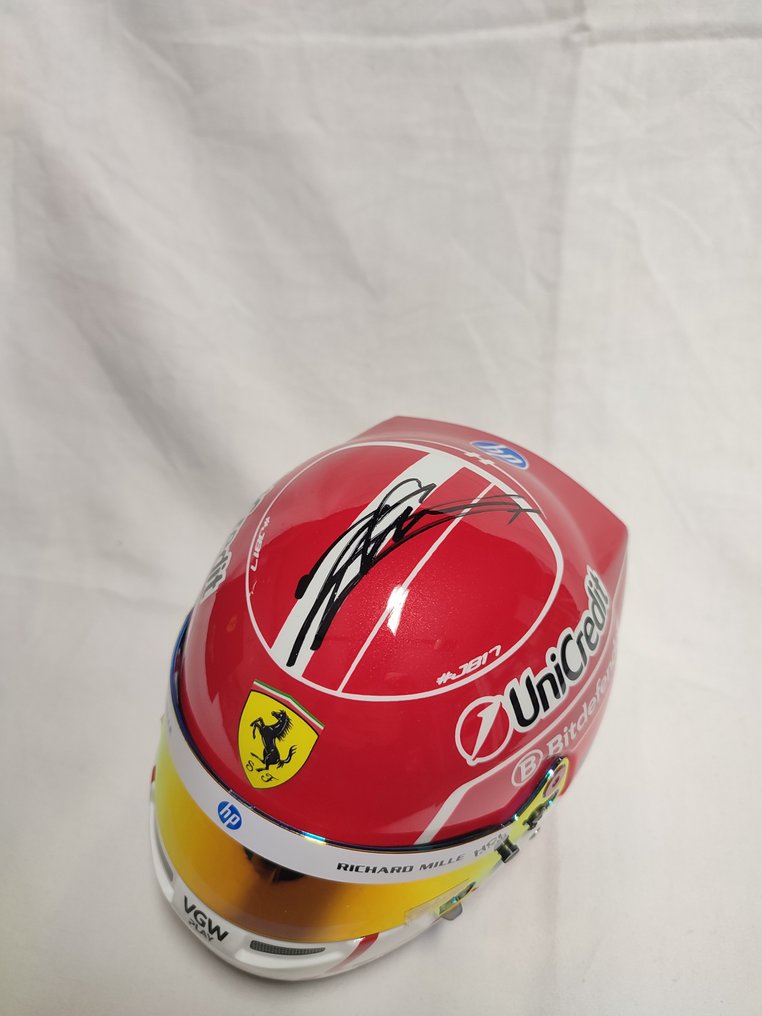 Ferrari - Charles Leclerc - 2025 - Skala 1/2 hjelm  #1.0