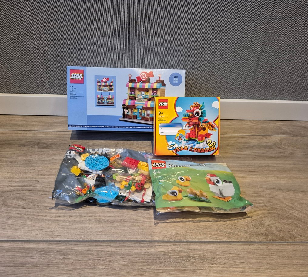 Lego - 40611, 30643, 40605 and 40692 - Retired - Assortment of LEGO Vip presents - 2020+ #1.0