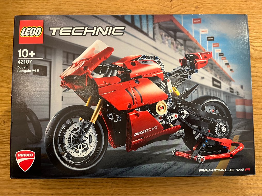 Lego Set - Technic, Creator - Ducati Panigale V4 R; Harley-Davidson Fat Boy #1.0