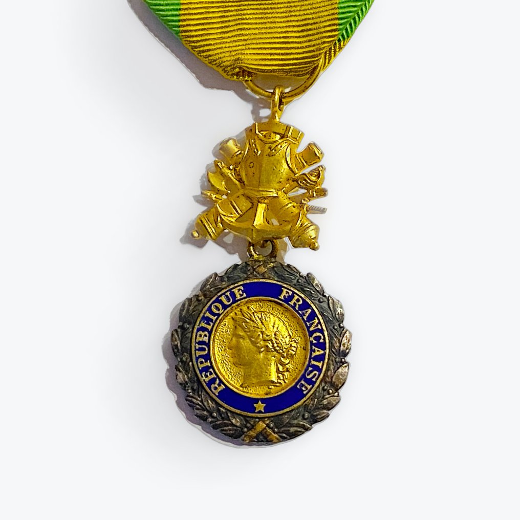 法国 - 军事勋章 - 带环形吊坠的军事奖章变体及其徽章 #1.0