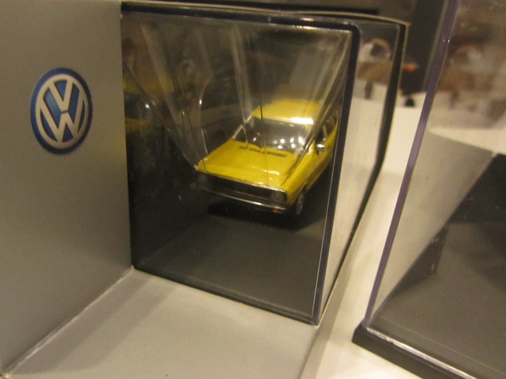 Schuco 1:43 - Αυτοκίνητο μοντελισμού (2) - Volkswagen T2a und VW Passat - με ρυμουλκούμενο #2.1