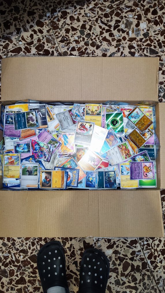 Pokémon - 2500 Karty masowe - Umbreon, Charizard, Pikachu, Lugia, Venusaur, Blastoise, Zapdos, Gengar, Tyranitar - Various sets #1.0