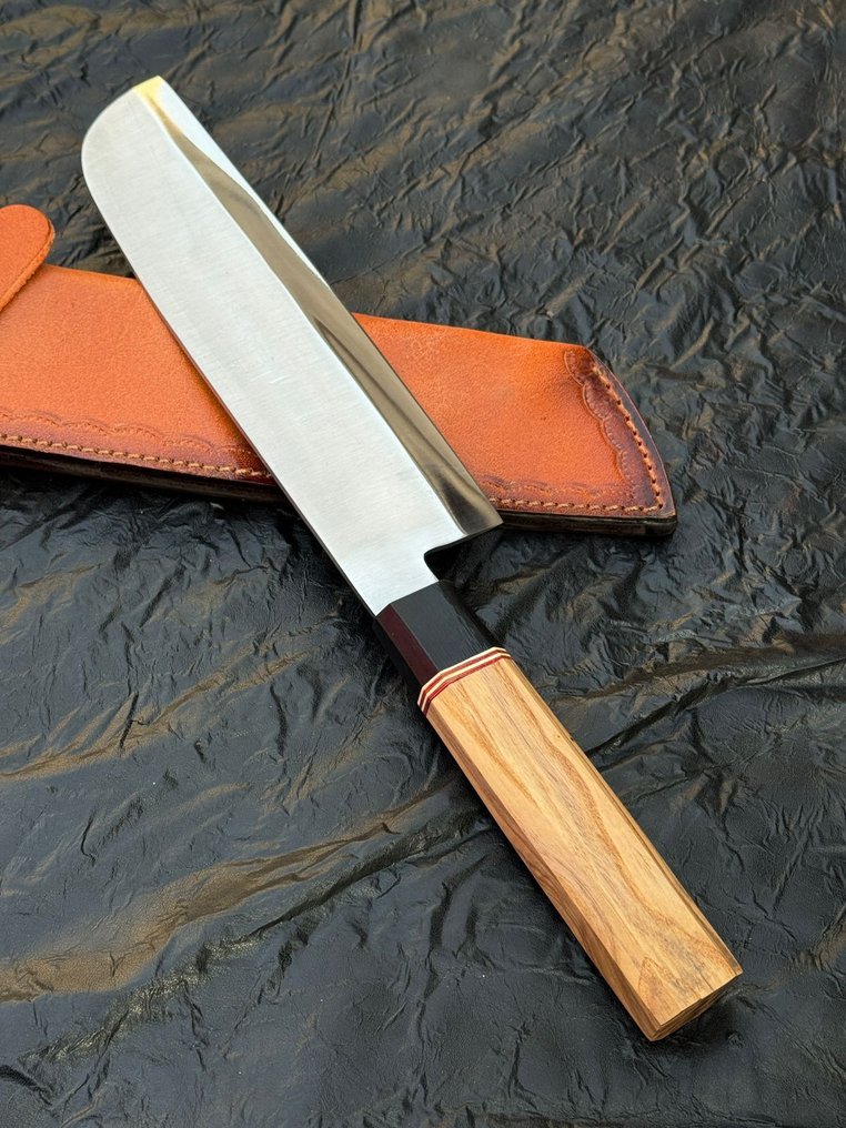 厨刀 - 日式风格。手工厨房刀，厨师刀，ASH木材。Risen Black，皮革10/451 - 亚洲 #1.0