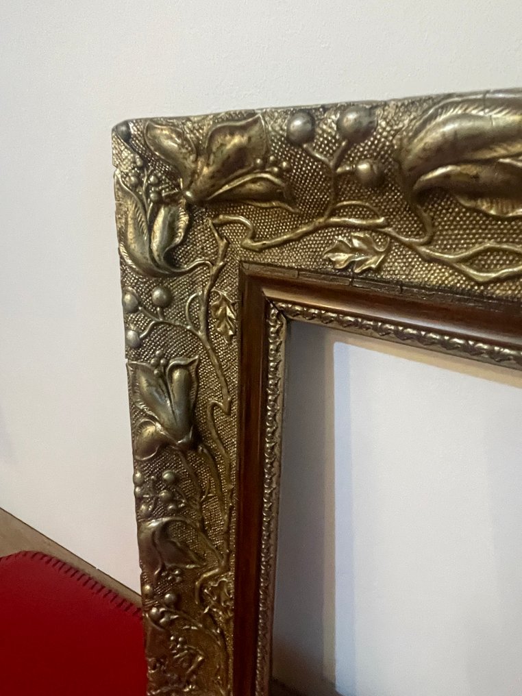 Ramka - Dorata w srebrze na liściu, drewnie, gesso. #1.0