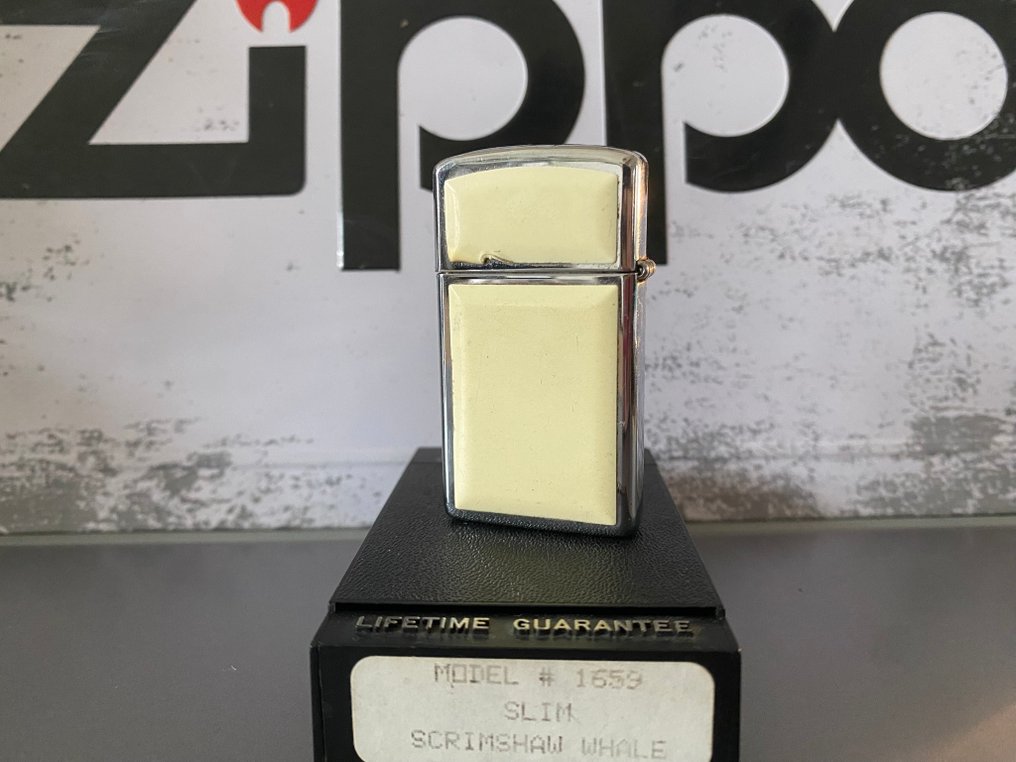 Zippo - SCRIMSHAW SLIM MARQUETÉ - 1992 - Sem preço de reserva - Isqueiro - Aço (aço inoxidável), Latão #2.1