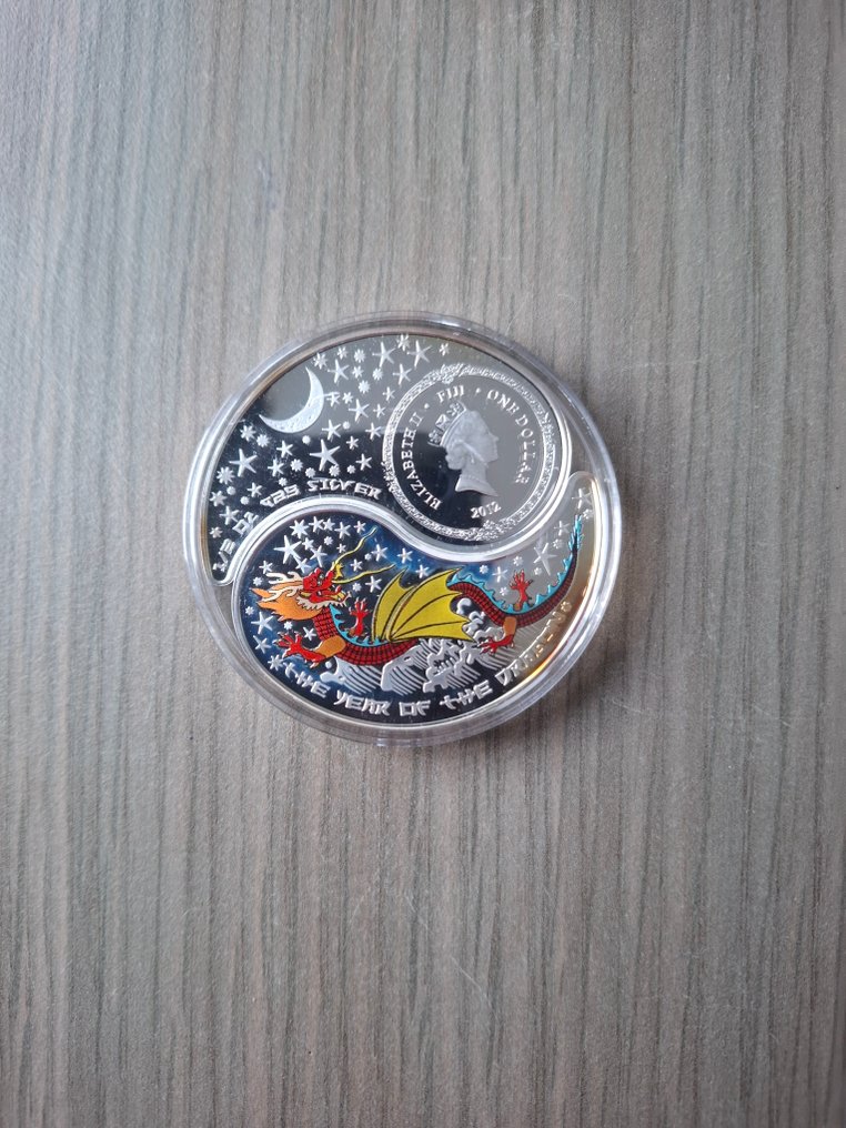 Fiji. 1 Dollar 2012 Fiji, Yin and yang, Year of the Dragon proof colored 2 coin set (No reserve price) #2.1
