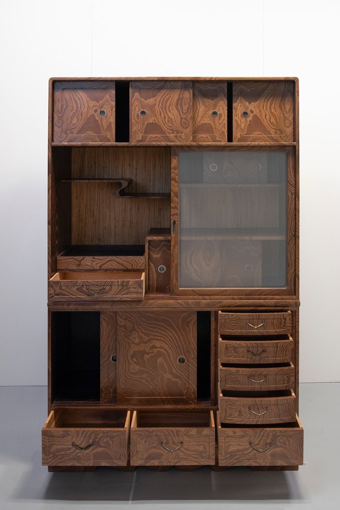 抽屉柜 - 木, 金属, 一个日本的木制玻璃展示柜 - 日本 #1.0