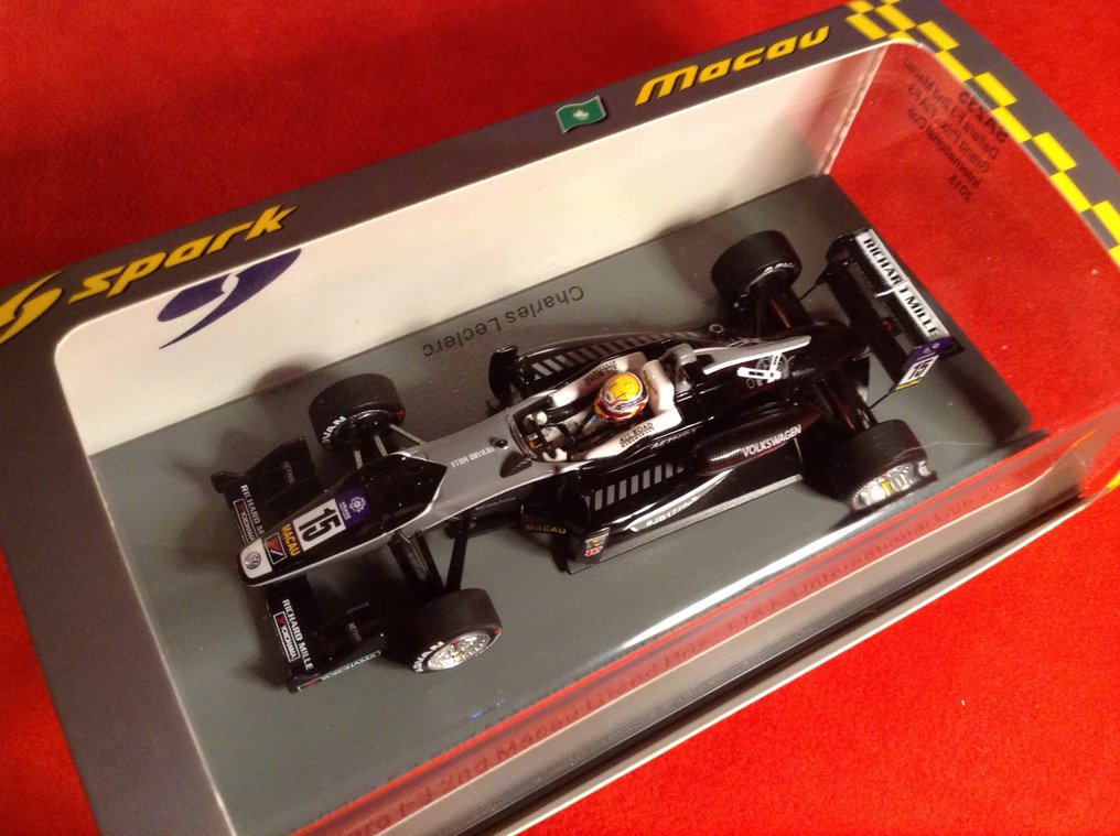 Spark 1:43 - Rennwagenmodell - ref. #SA235 Dallara F312 VW 2° Macau F3 Grand Prix 2015 #15 Charles Leclerc - Ausgezeichnete Qualität - Limitierte Auflage - Heute schwer zu finden - nummeriert #092 von nur 300 #1.0