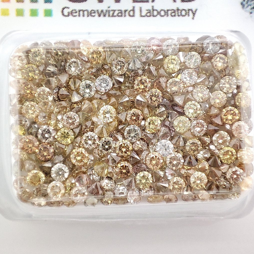 No reserve price - 267 pcs Diamond  (Natural coloured)  - 5.01 ct - Round Mixed colours - I1, VS2 - Gemewizard Gemological Laboratory (GWLab) #1.0