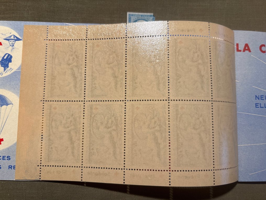 France 1952 - Red Cross carnet, 1952, no 2001 YT, valued at €550, perfect complete specimen #4.3