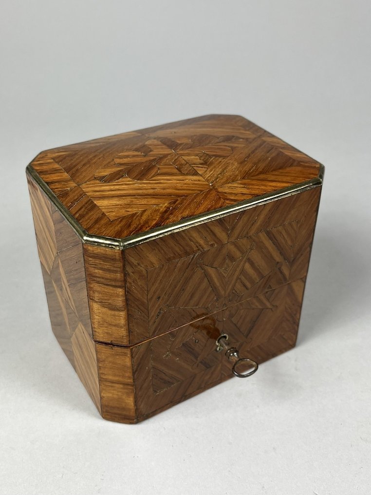 Boks - Tulipantræ #1.0