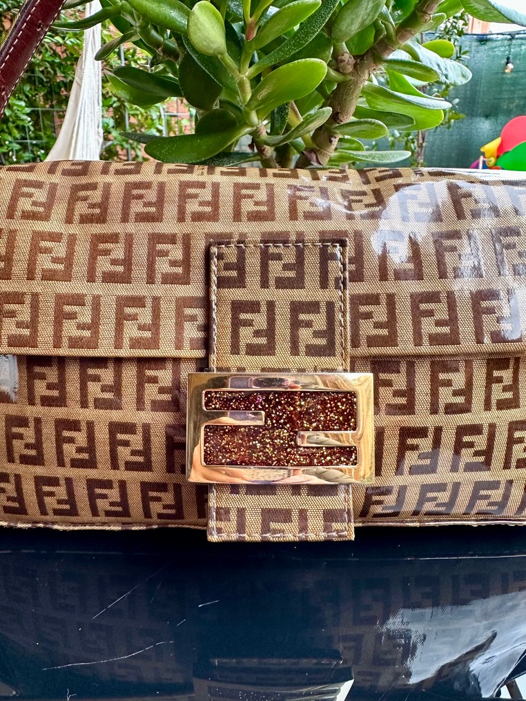 Fendi - Olkalaukku #2.1