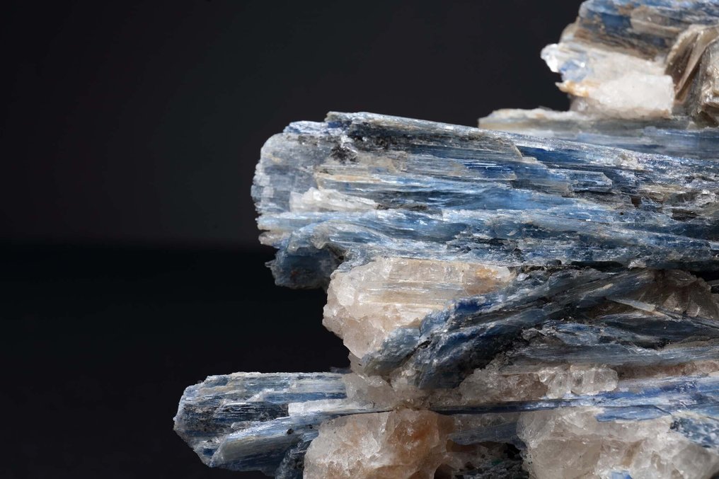 Kyanite Rough - Height: 30 cm - Width: 11 cm- 2.99 kg - (2) #3.2