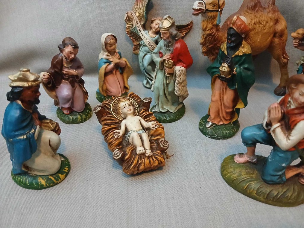 Nativity scene - Plastic - 18 pieces of Christmas group figures #1.0