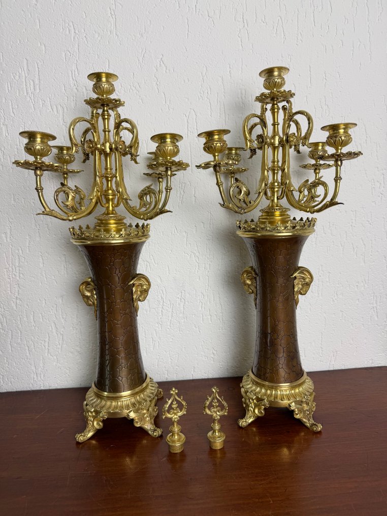 Candeliere (2) - Bronzo patinato, Brons #2.1