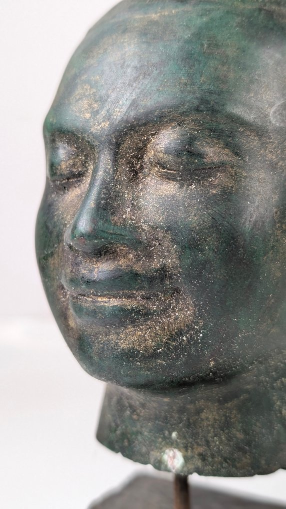Κεφάλι φιγούρας - Hoofdd van koning Jayavarman VII in Bayon-stijl. - Μπρούντζος - Καμπότζη (χωρίς τιμή ασφαλείας) #2.1