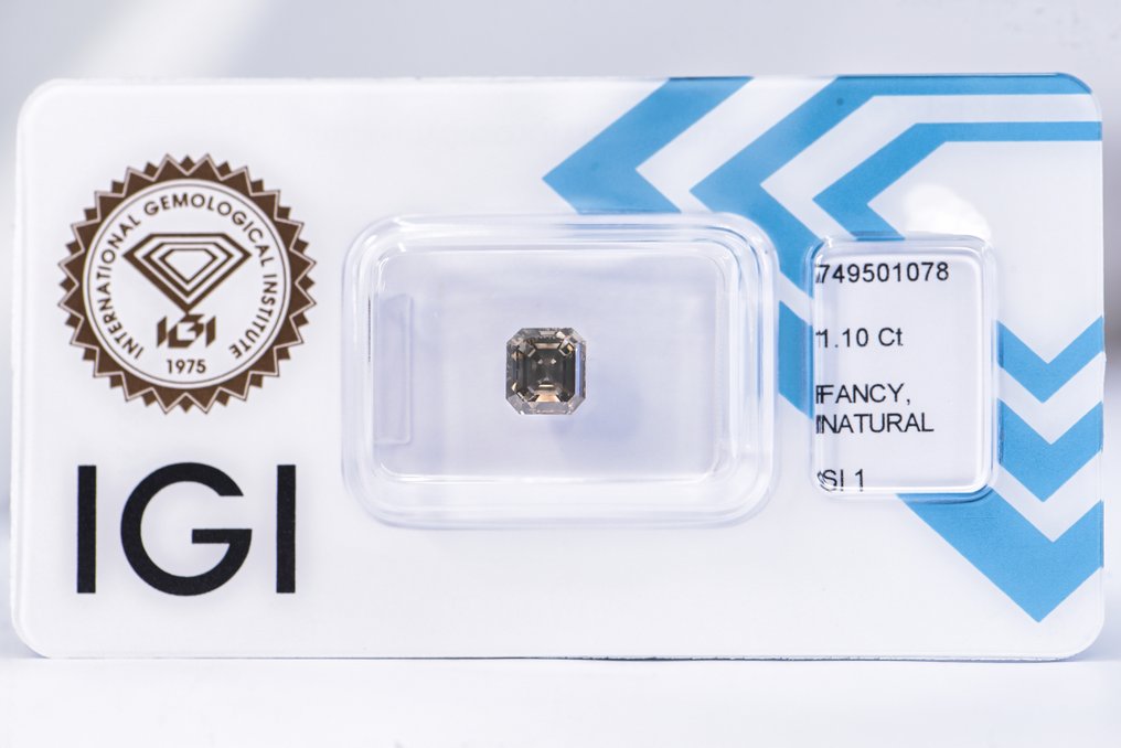 没有保留价 - 1 pcs 钻石  (天然色彩的)  - 1.10 ct - 祖母绿 - Fancy deep 稍帶棕色的, 稍帶綠色的 黄色 - SI1 微内含一级 - 国际宝石研究院（IGI） - VG #1.0