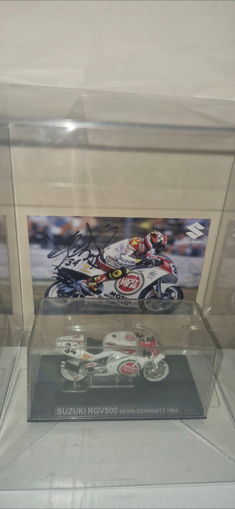 Suzuki Team - MotoGP - Kevin Schwantz - 1993 - Photograph  #1.0